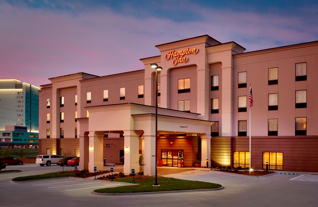 Hampton Inn Omaha/West Dodge Road, Old Mill