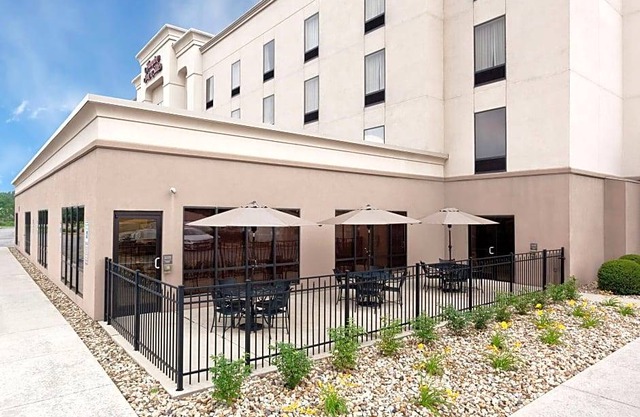 Hampton Inn & Suites Grove City