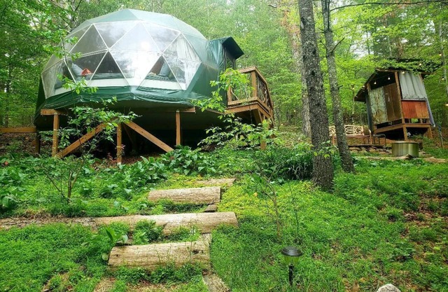 Hand built Forest DomenPeaceful & unique glamping experience w/all essentials