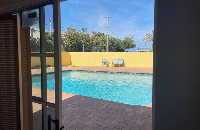 Happy Sunsets Pool House - Pets - Parking