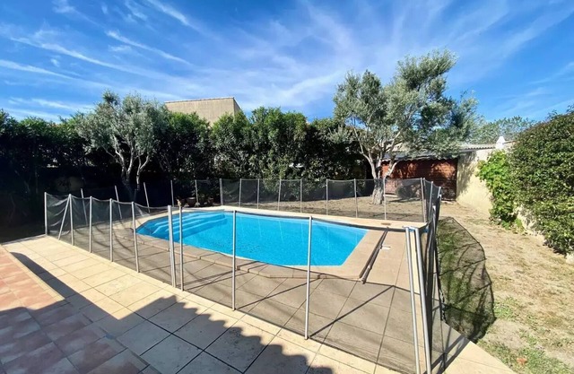 Haus Flamingos Rosen mit Pool Grau du roi