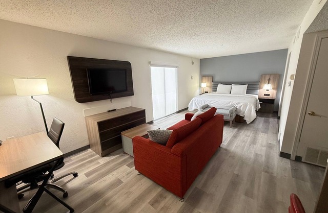 Hawthorn Suites by Wyndham Tinton Falls