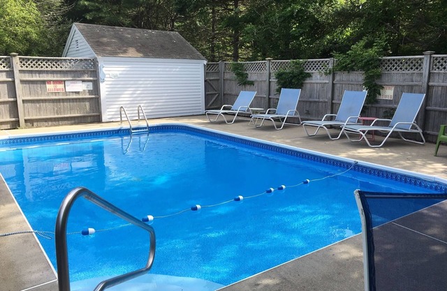 Heated Pool, 5 bdrm, 3 sitting rooms, 2 porches, central air, ample parking