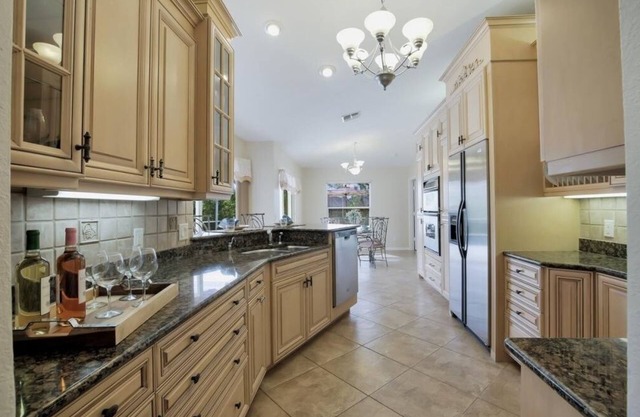 Hernando Ct. 670 Beautiful Pool Home Close To The Beach! 4 Bedroom Home by Redawning