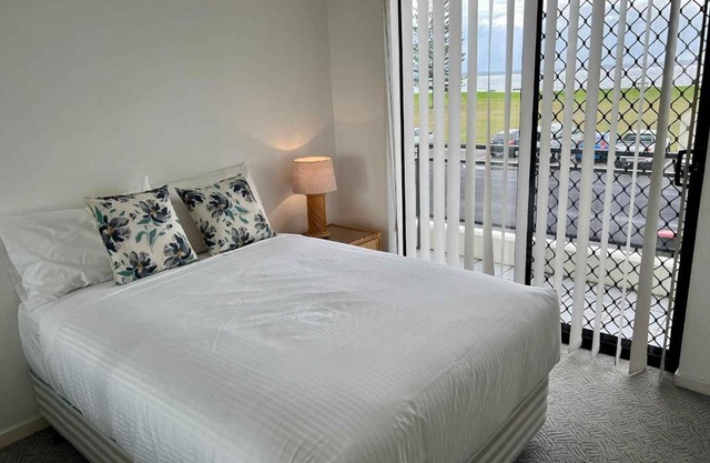Surf St Forster 
