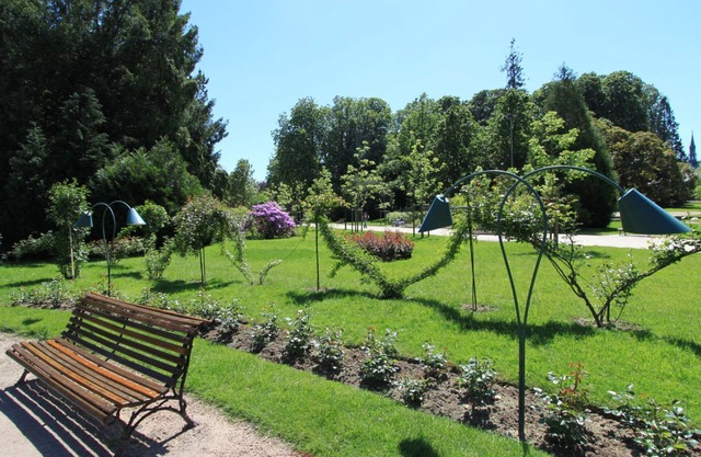 Hiking at Parc Naturel Urbain De La Luye! Onsite Parking and Outdoor Pool!