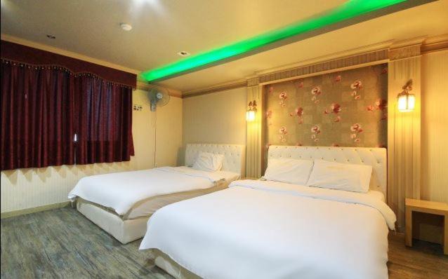 Hill Motel