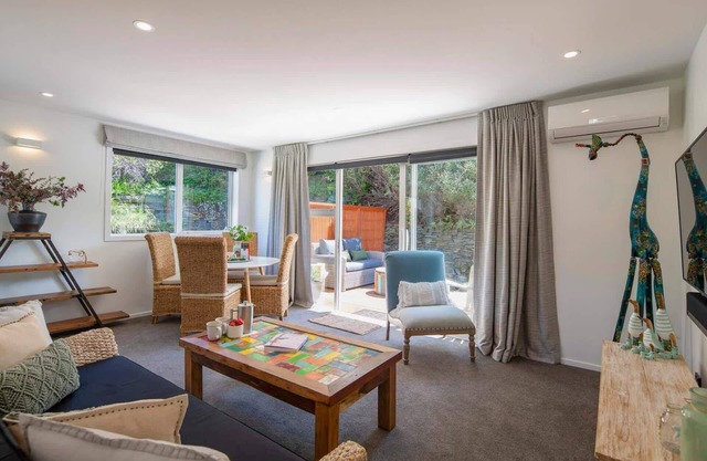 Hillside Villa 4 – Modern 2BR Walk to Town & A/C