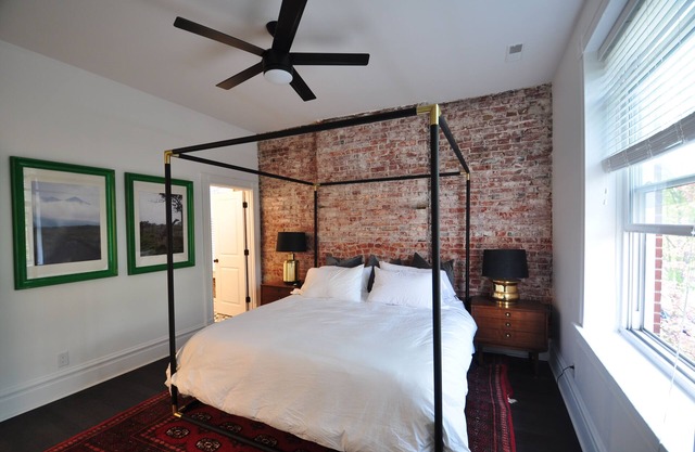 Historically renovated Tower Grove 2 Bed / 2 Bath Apartment