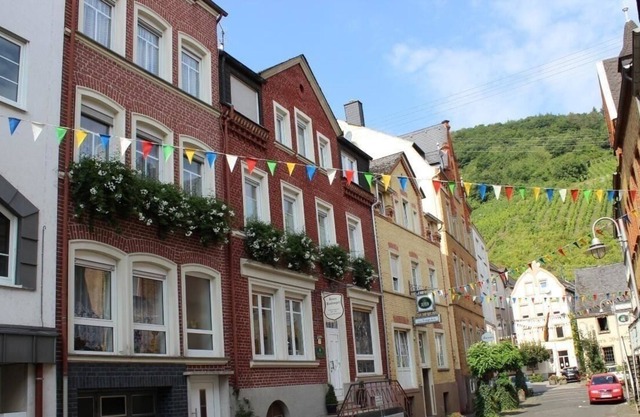 holiday apartment/apt. for 5 guests with 65m² in Alf (180555)