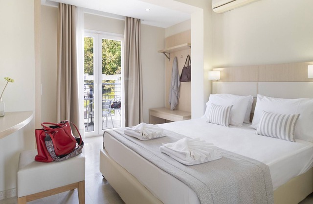Holiday Apartment 'Cosmos 2' close to the Beach with Shared Terrace & Wi-Fi