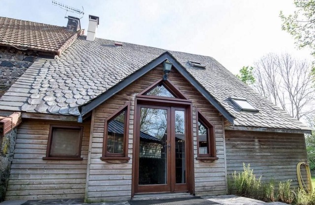 Holiday Home 'Gite Des Domes' with Private Terrace, Private Garden and Wi-Fi