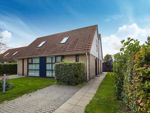 Holiday Home in Zeeland with Garden