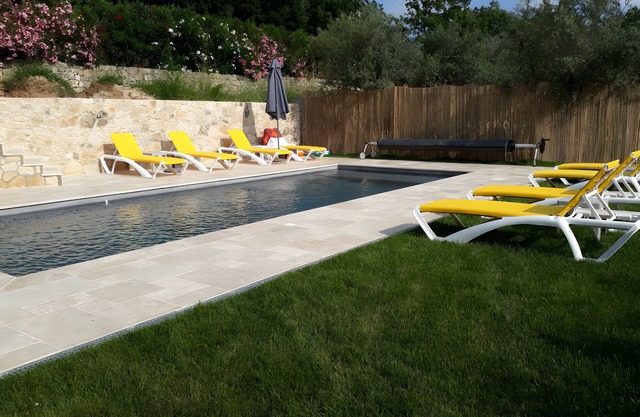 Holiday Home 'Loc Provence' with Private Pool, Wi-Fi and Air Conditioning