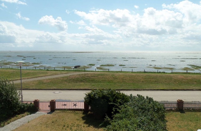 Holiday Home 'Seehaus Juist' near the Beach with Sea View, Wi-Fi & Terrace