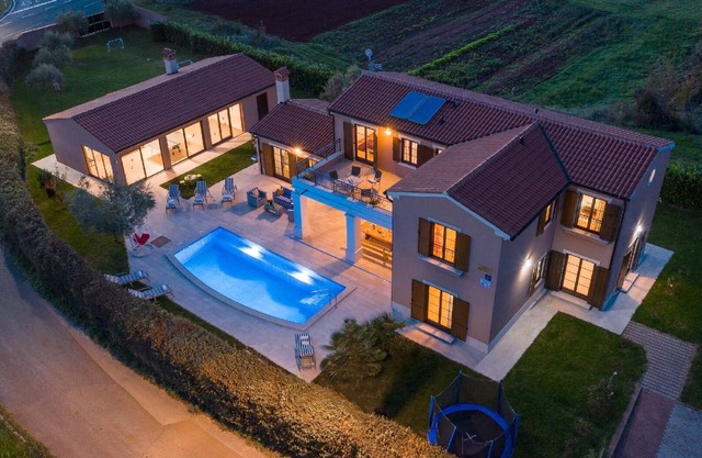 Holiday house Barban for 1 - 10 persons with 4 bedrooms - Holiday home