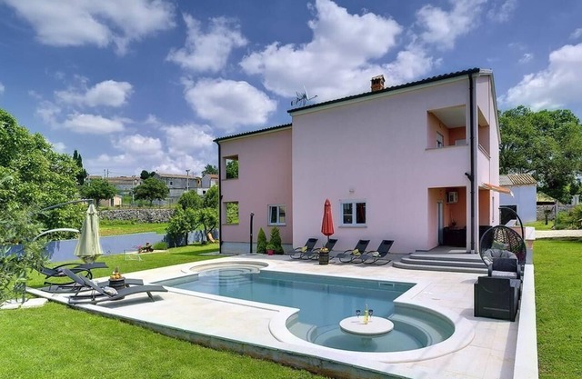 Holiday house Barban for 1 - 12 persons with 6 bedrooms - Holiday home