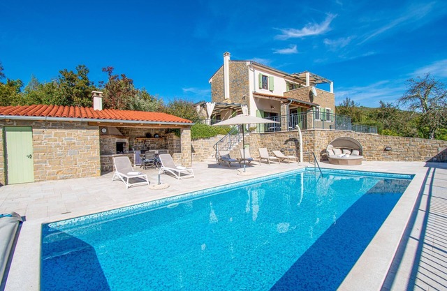 Holiday house Motovun for 1 - 10 persons with 4 bedrooms - Holiday home