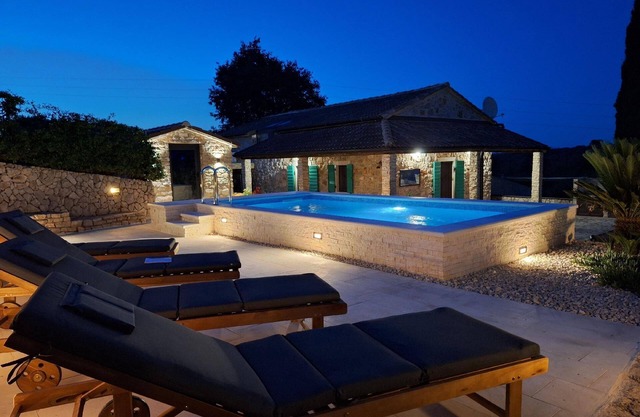 Holiday house Zman for 1 - 6 persons with 2 bedrooms - Holiday house