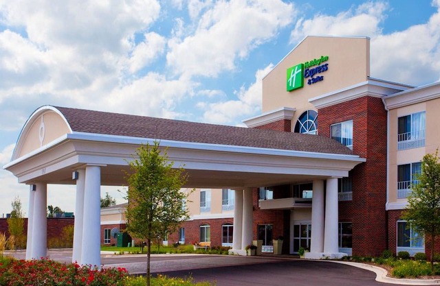 Holiday Inn Express Hotel & Suites, a Lake Zurich-Barrington, an IHG Hotel