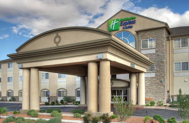 Holiday Inn Express Carlsbad, an IHG Hotel