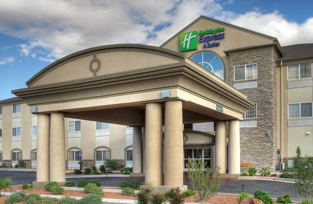 Holiday Inn Express Carlsbad, an IHG Hotel