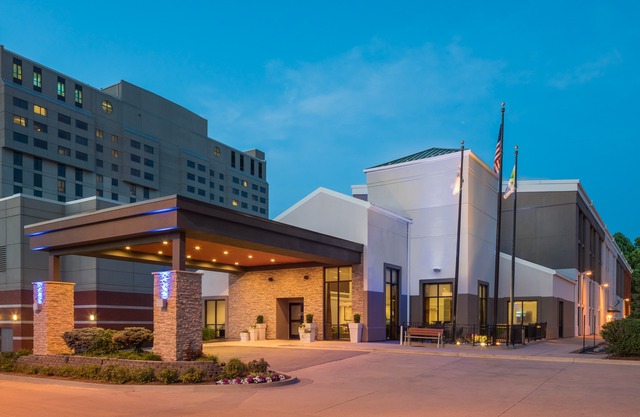Holiday Inn Express Springfield, an Ihg Hotel