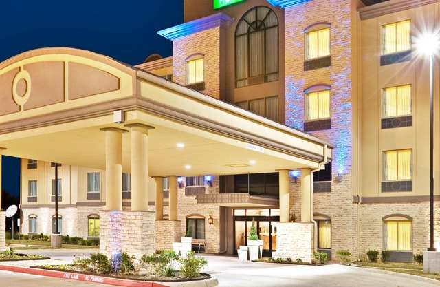 Holiday Inn Express & Suites Dallas Fair Park, an Ihg Hotel