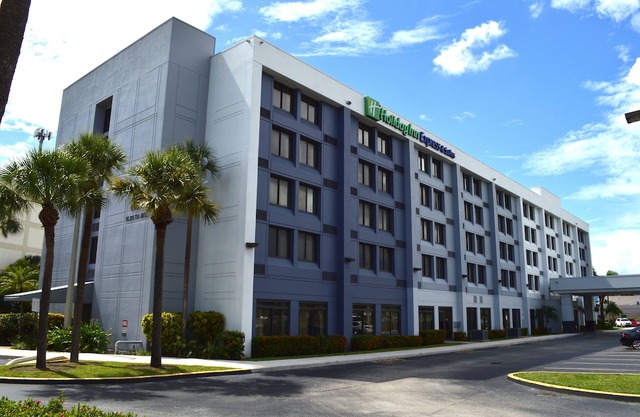Holiday Inn Express & Suites Miami - Hialeah, an Ihg Hotel