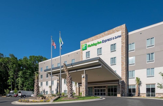 Holiday Inn Express & Suites Charlotte Airport, an IHG Hotel