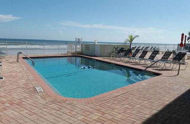 Holiday Shores Beach Club