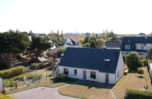 Holidays in Locmariaquer, house 5 to 6 people, 400 m village and port, 700 m pla