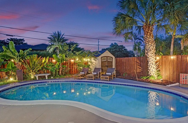 Hollywood Luxurious Villa w Heated Pool