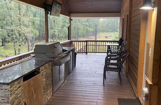 Home in Catskill - Cozy w/BBQ, Hot Tub; Fire Pit