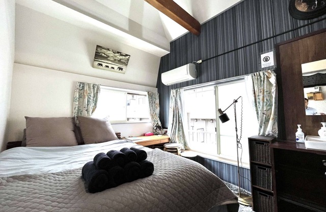 Home WIFI & Compact & Tranquil Apt with LOFT!