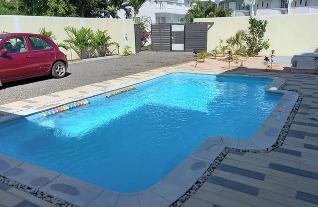 Homerez - Idyllic Villa in Pereybere with Private Pool