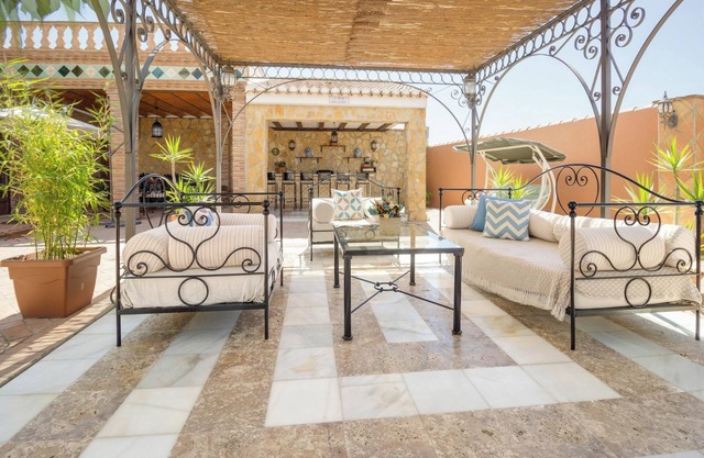 Homerez - Villa in Padul with Private Pool