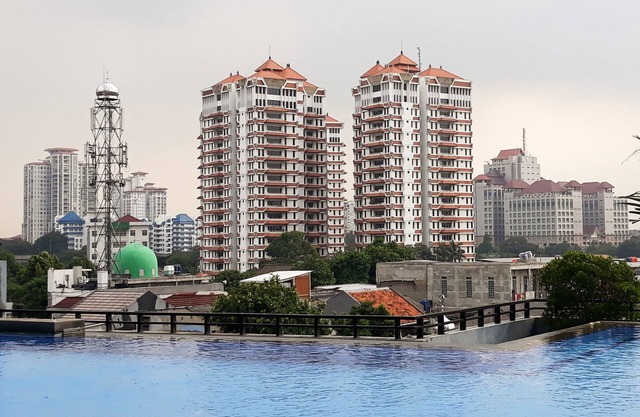 Homey And Elegant 3Br Apartment At Marbella Kemang Residence