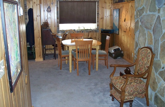 Homey spacious get away just outside of leavenworth.