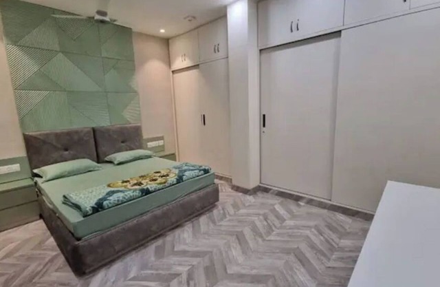 Homlee Pentagon Basement Apartment in saket