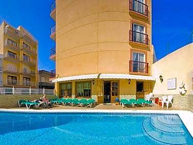 Hostal Adelino