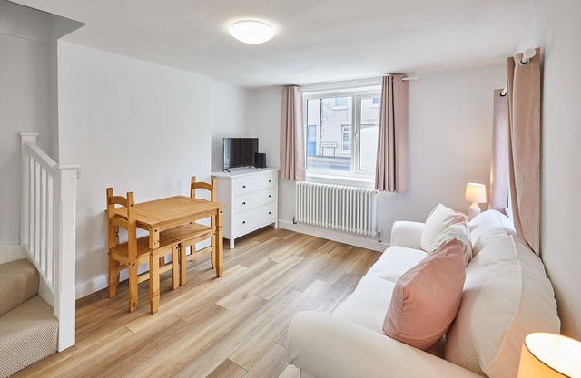 Host & Stay | 96 Roseberry Cottages