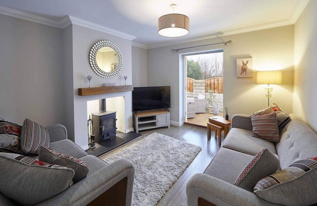 Host & Stay | Lowcross Cottage