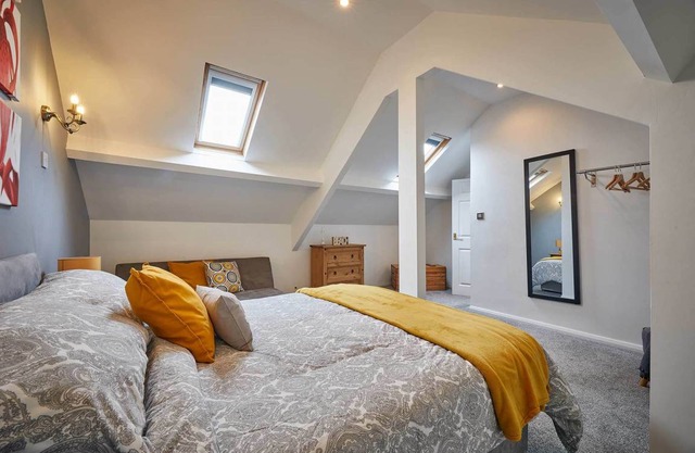 Host & Stay | Skyview