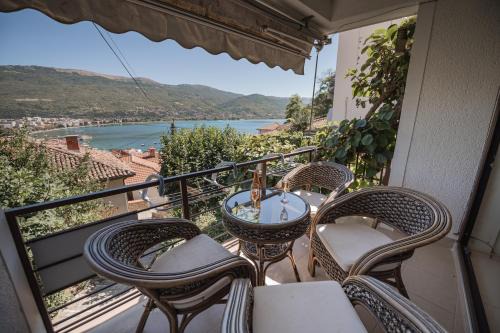 Hot Tub, Lake View, Old Town, Balcony, Parking APT