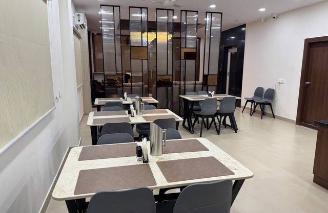 HOTEL APEX INN SHAMSHABAD