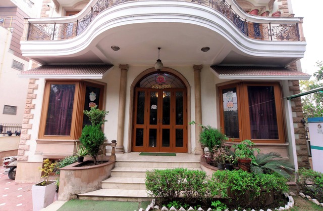 Hotel Ashray Noida