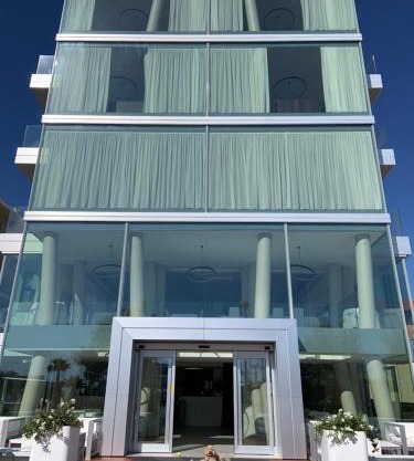 Hotel Commodore