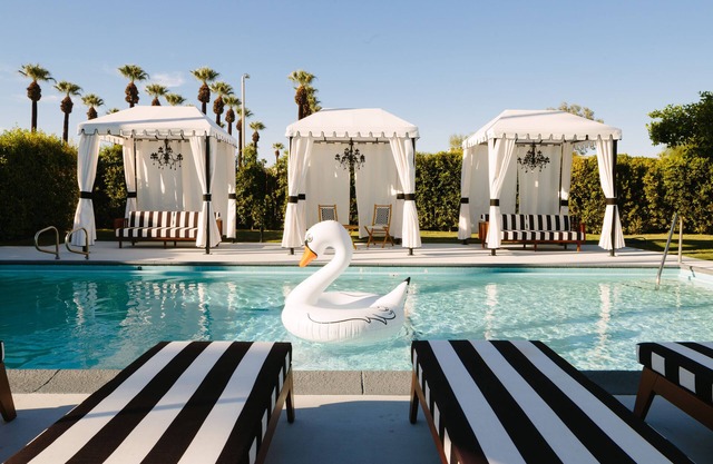 Hotel El Cid by AvantStay – Mid-Century Charm with Poolside Cabanas