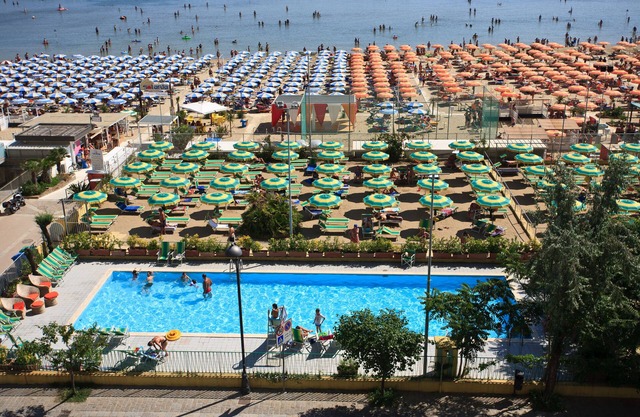 Hotel Holiday Park